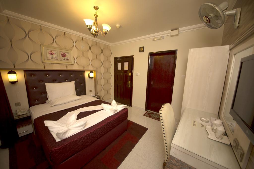 Sutchi Hotel Дубай Экстерьер фото
