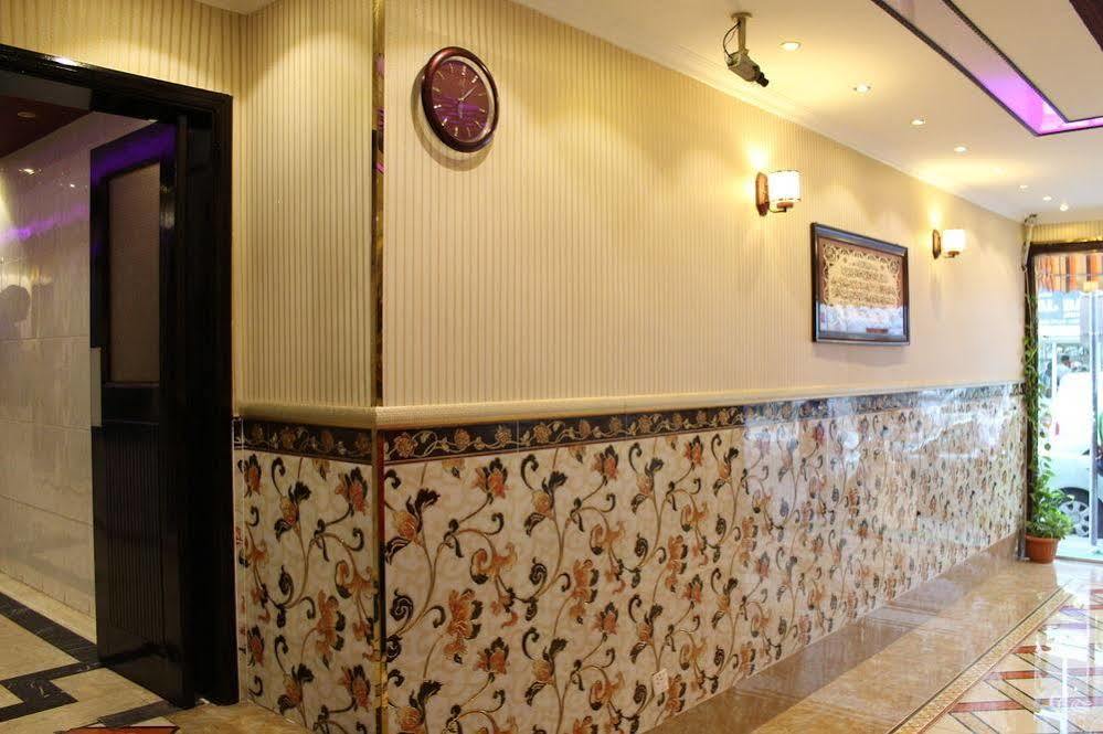 Sutchi Hotel Дубай Экстерьер фото